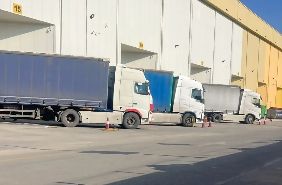 تريلا ستارة